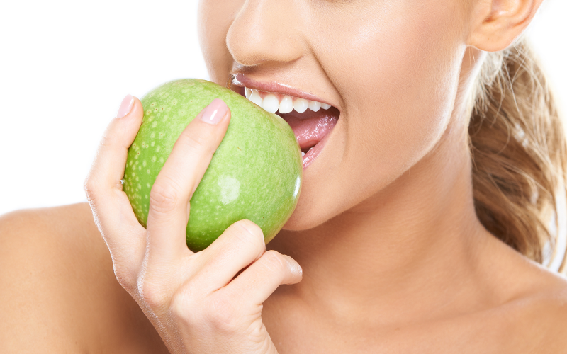 過年啃瓜子咬牙切齒?中年族群當心牙齒「無聲崩裂」 過年啃瓜子咬牙切齒?中年族群當心牙齒「無聲崩裂」