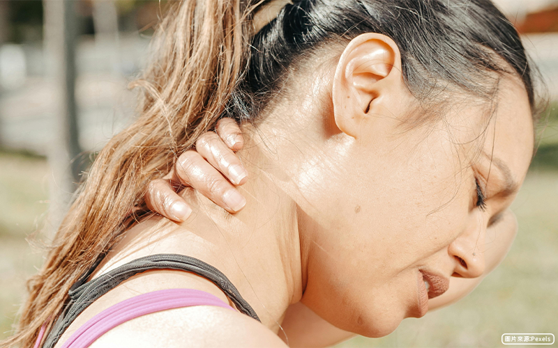肩頸痠痛怎麼辦？中醫教授保養3招緩解自救